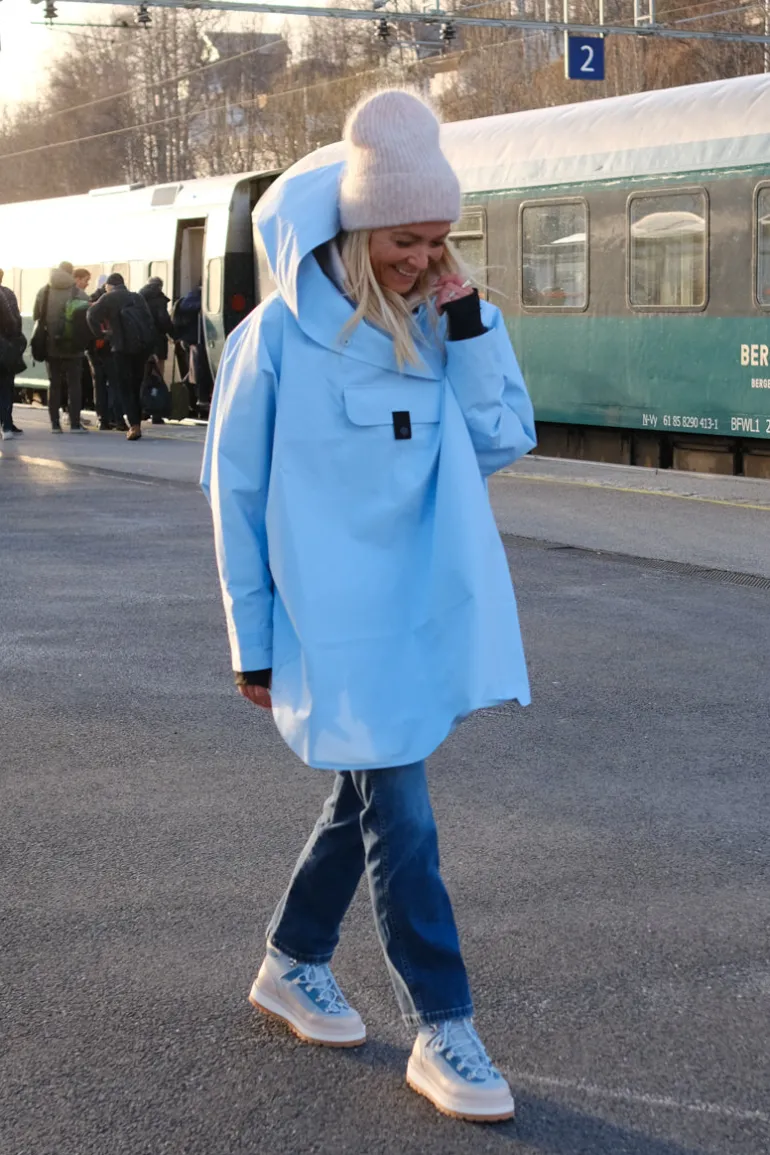 Bergen Poncho Airy Blue