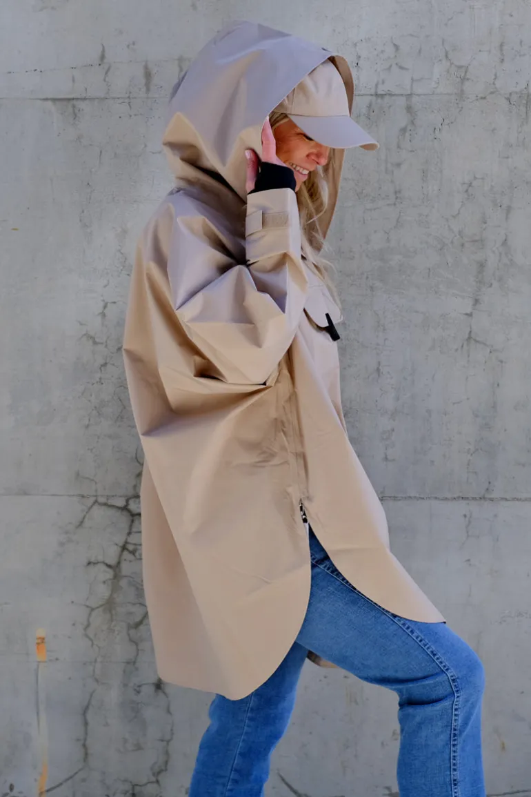 Bergen Poncho Beige