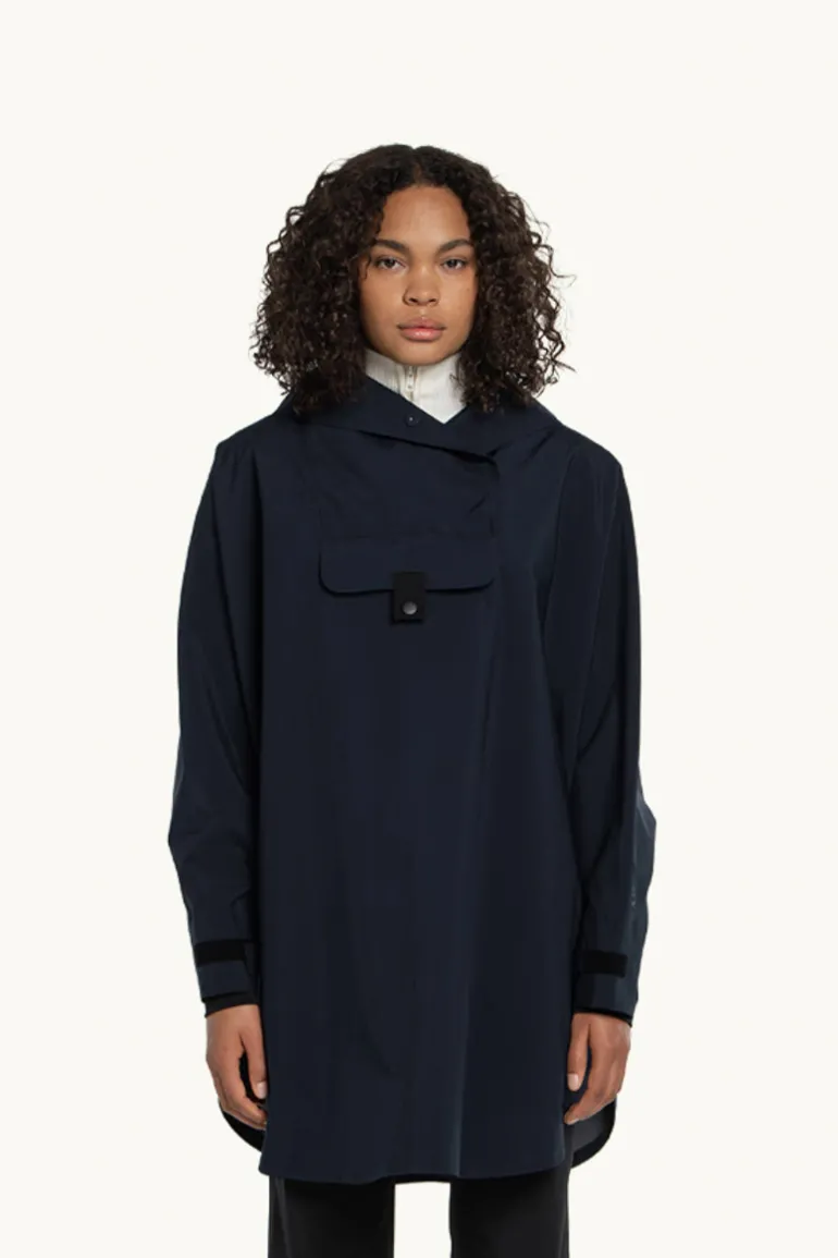 Bergen Poncho Dark Navy