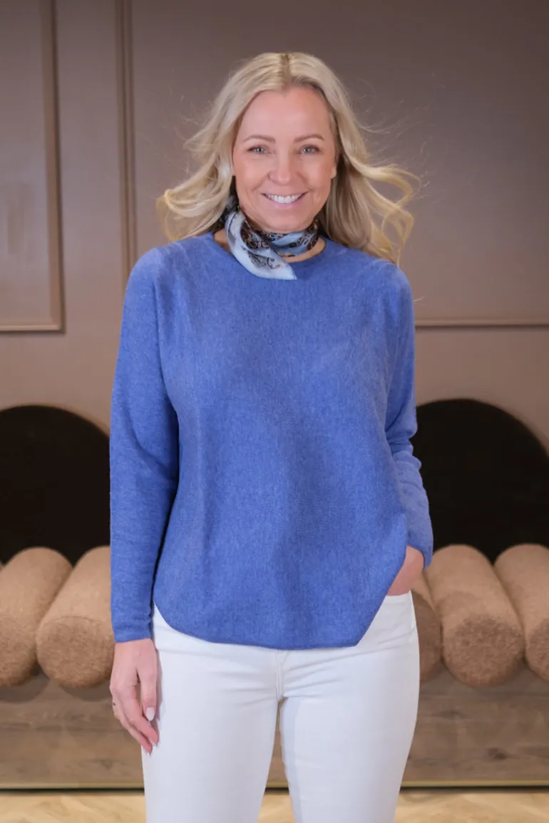 Curved Sweater Ocean Blue