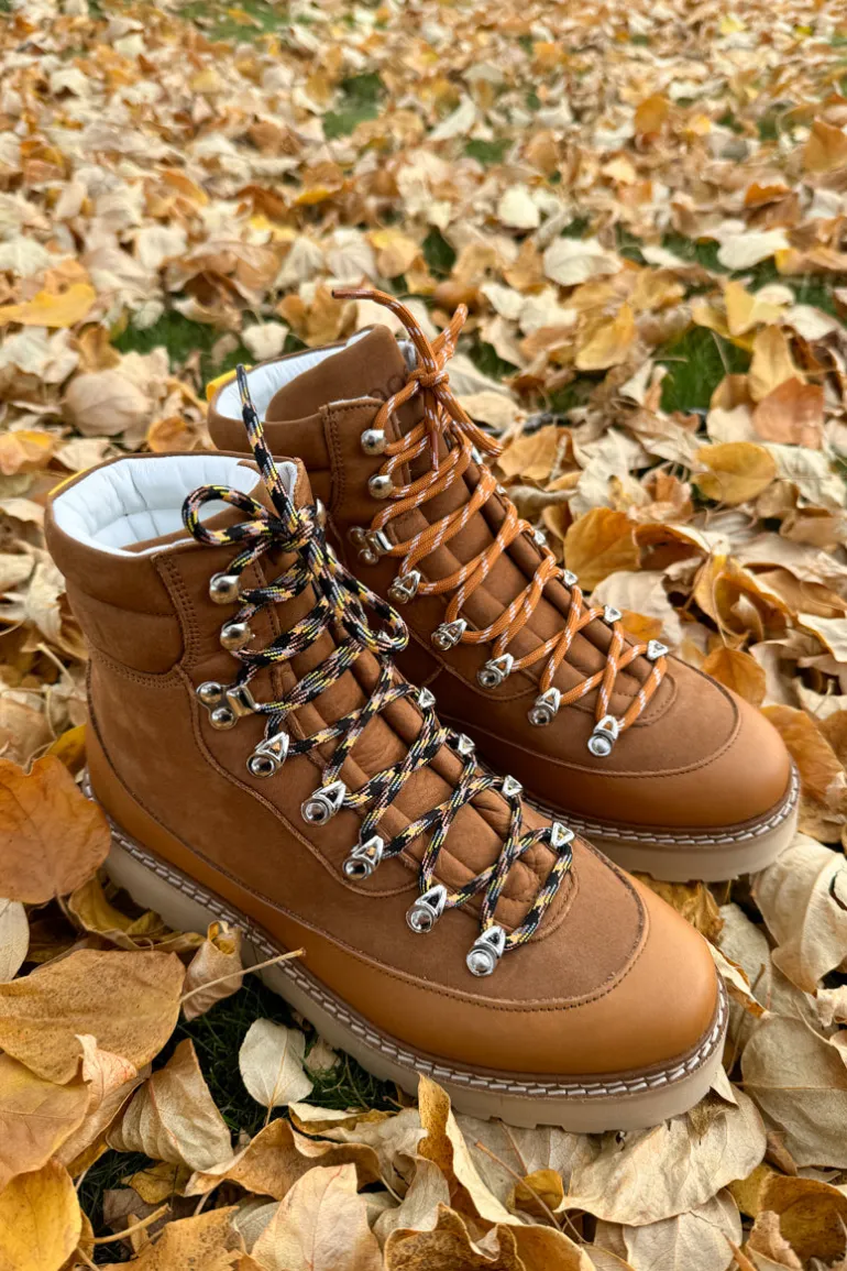 hiking_cap_nubuck_cognac_3.webp Hiking Cap Nubuck Cognac
