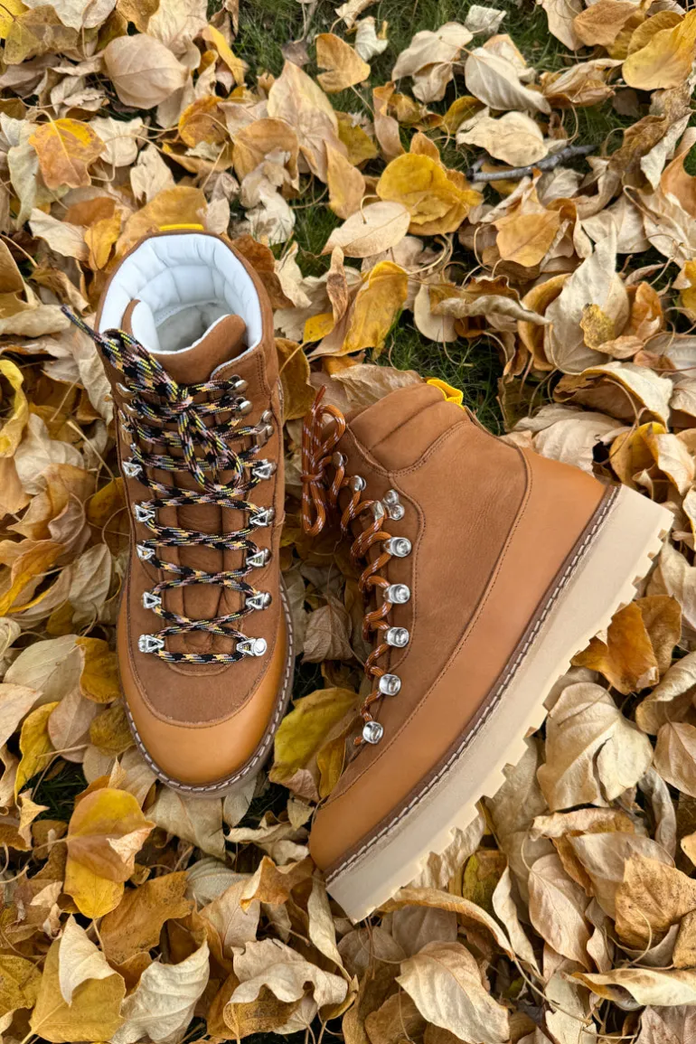 hiking_cap_nubuck_cognac_4.webp Hiking Cap Nubuck Cognac