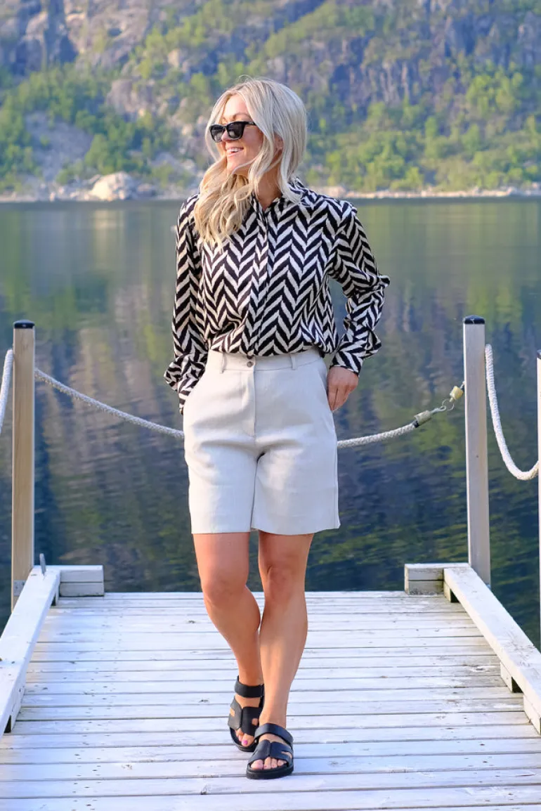 Laura Midi Shorts Sand Linen