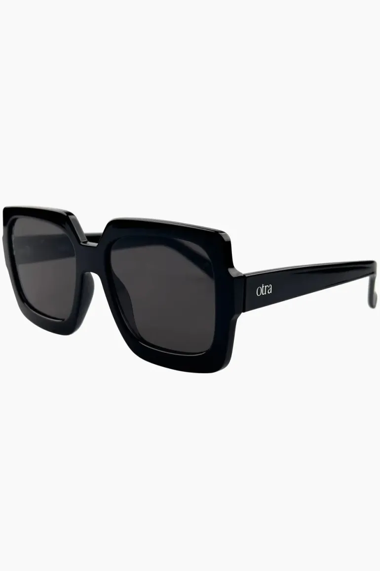 Luna Black Smoke