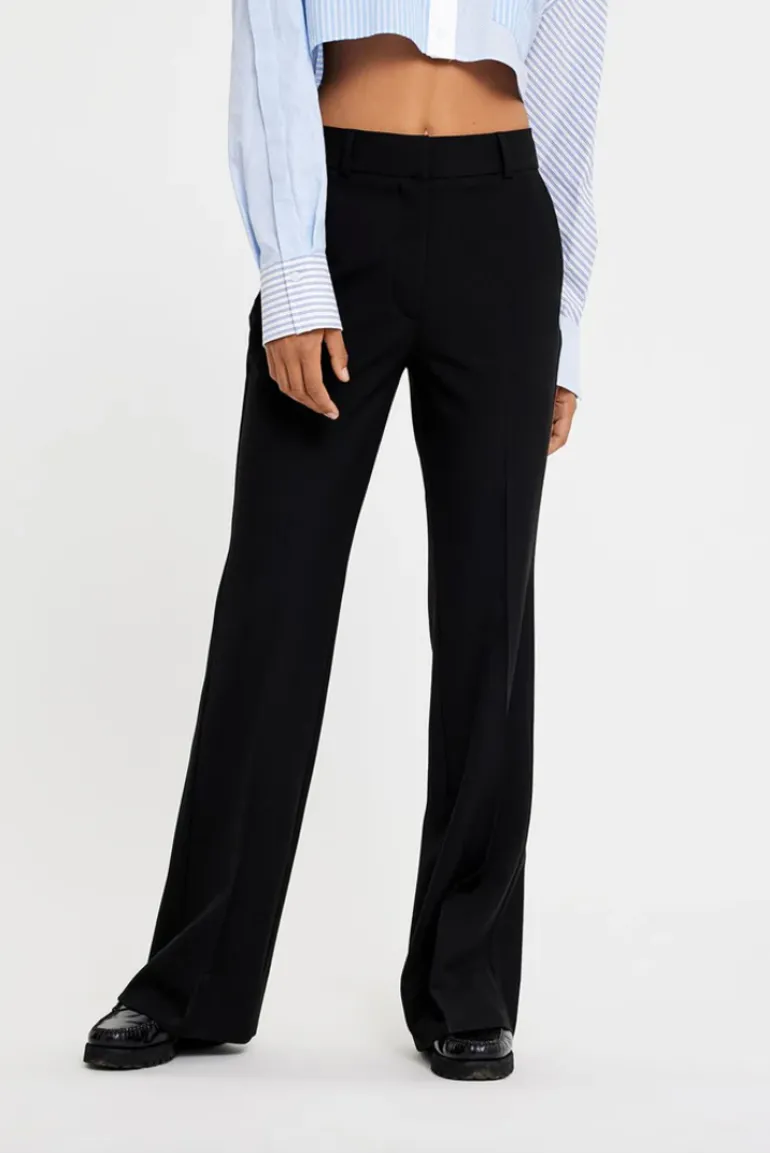 Olivia Regular Black