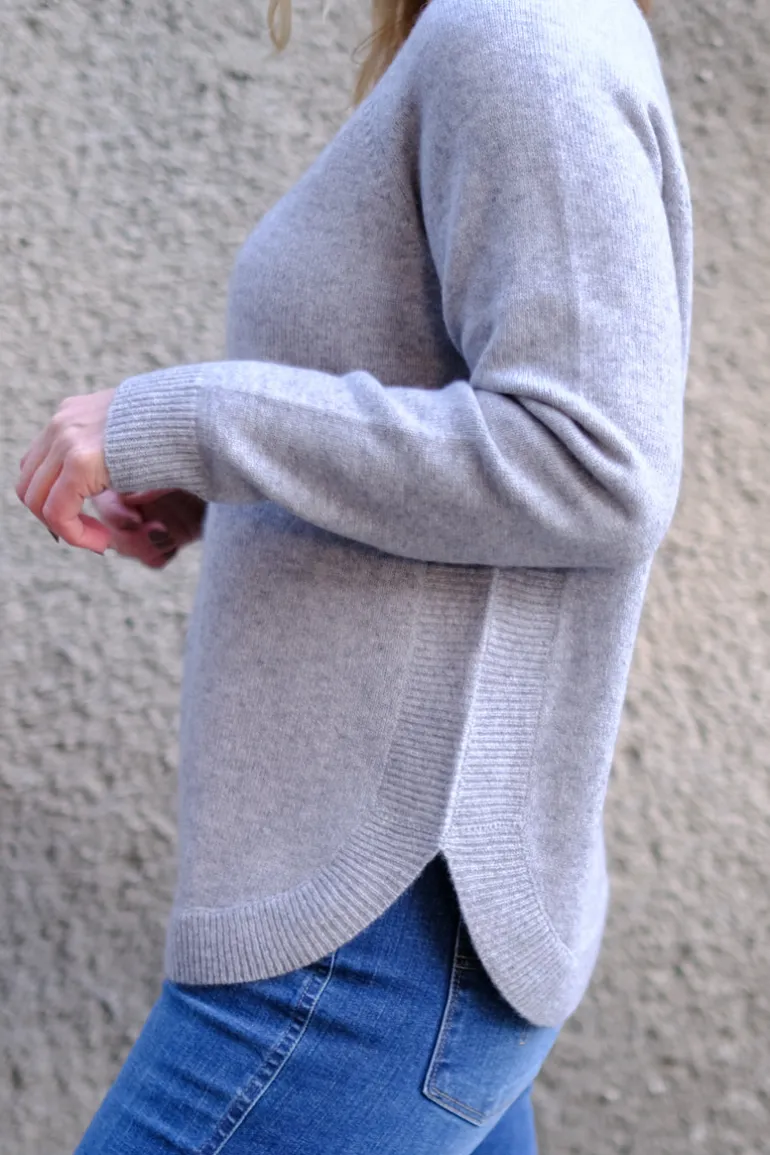 Raglan Curved Sweater Light Grey
