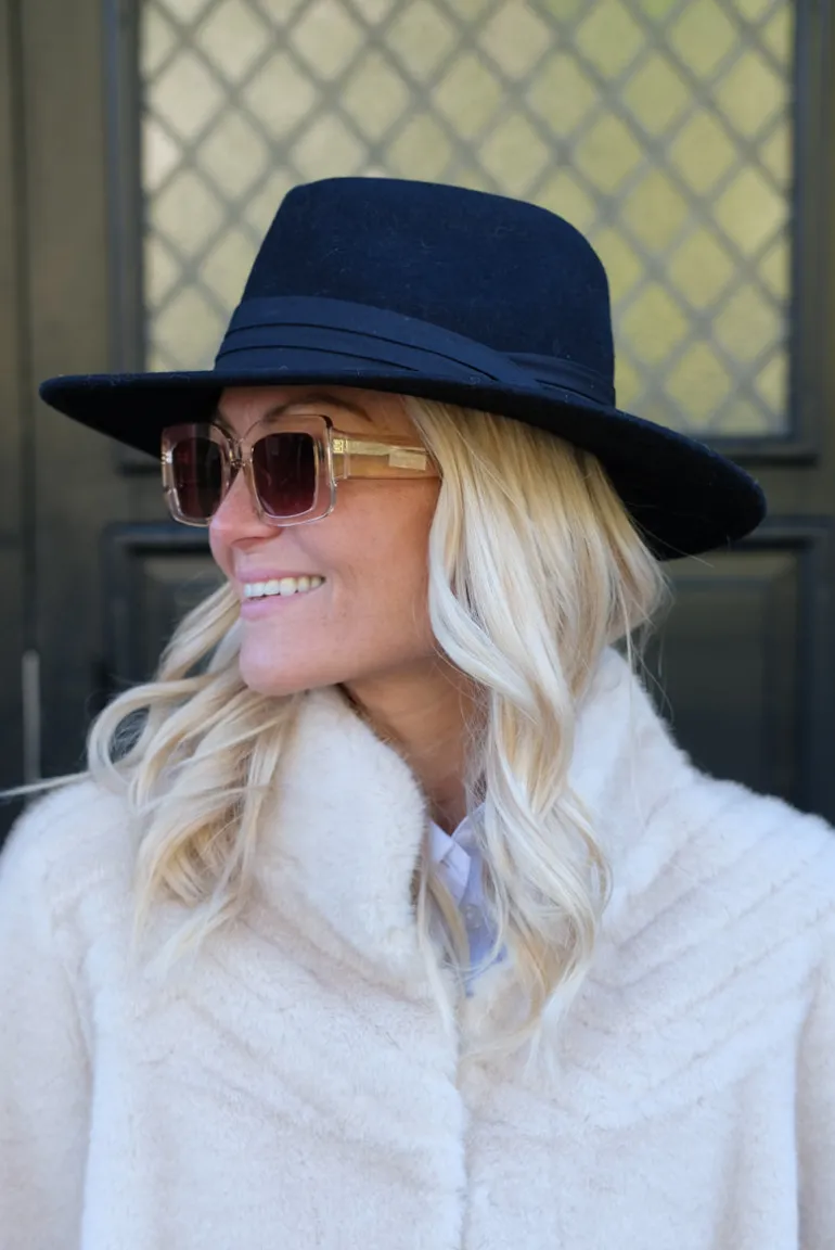 Ull Hatt med Bånd Black