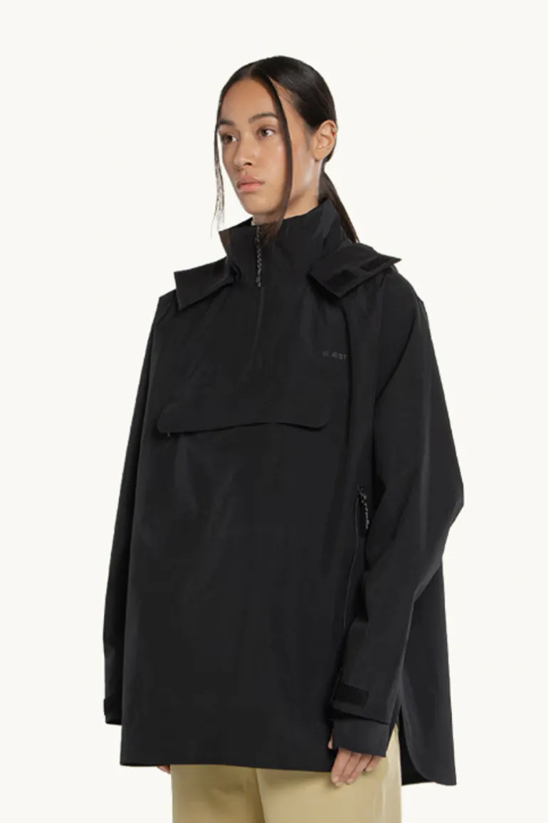 Voss Poncho Black